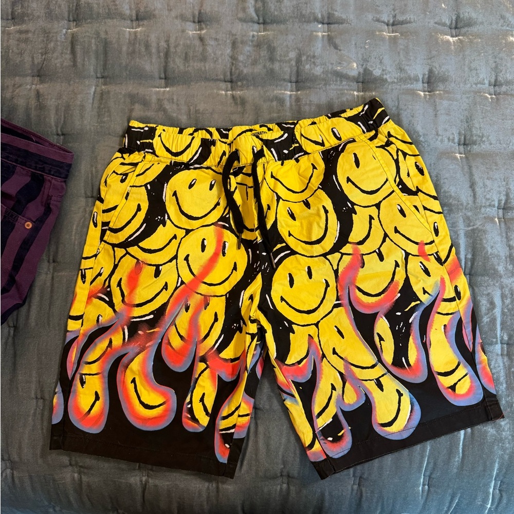 ChinaTown market smiley flame shorts